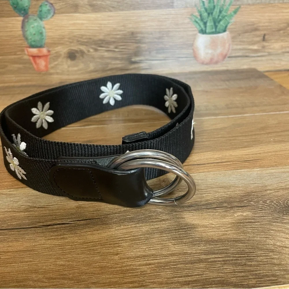 Women’s flower embroidered black belt medium boho Y2K